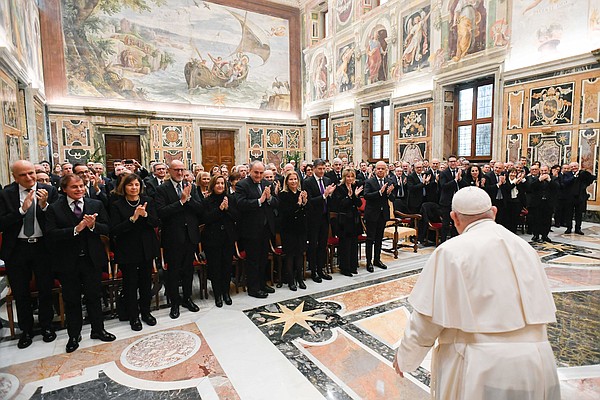 20231211T1115 POPE GOVERNMENT PREFECTS 1769753_t600