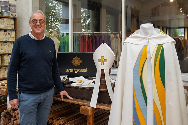 Belgium volunteers, church officials roll up their sleeves for Pope ...