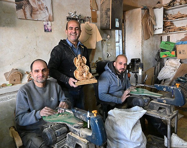 20241219T1100 HOLY LAND CRECHE MAKER 1786976_t600
