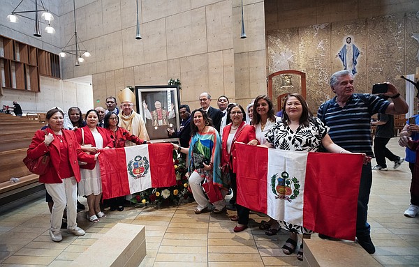 20250518T0550 NEW POPE LEO XIV US PERUVIANS REAX 1797452_t600