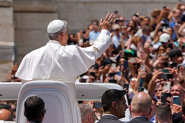 20250611T0815 POPE AUDIENCE HEALING 1799151_vBhjrmf_t600
