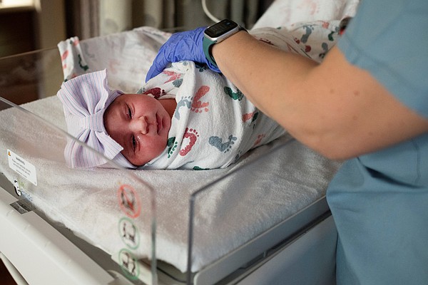 20250807T1345 US BIRTHRATE HITS NEW LOW 1802303_t600