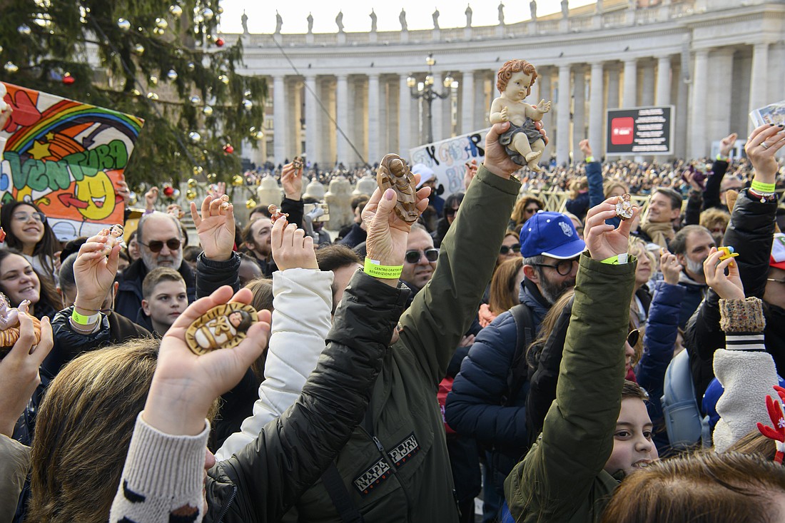 20251221T0730 POPE ANGELUS BAMBINELLI 1809926_t1100