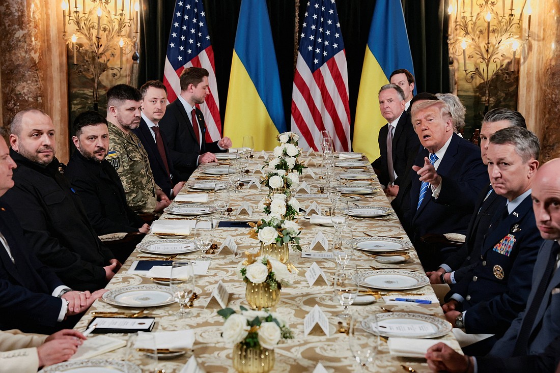 20251228T1435 TRUMP ZELENSKYY MEETING FLORIDA 1810225_t1100
