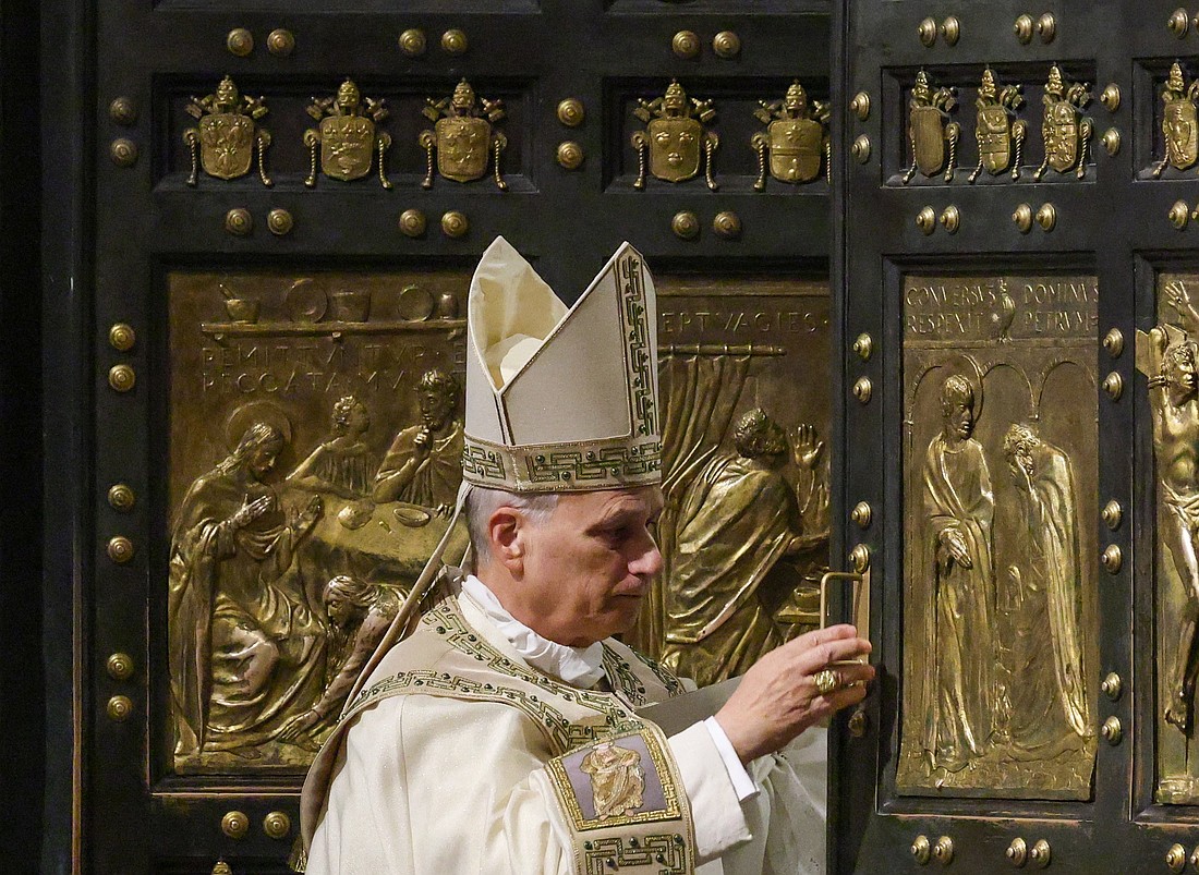 20260106T0515 POPE LEO CLOSE HOLY DOOR 1810608_t1100