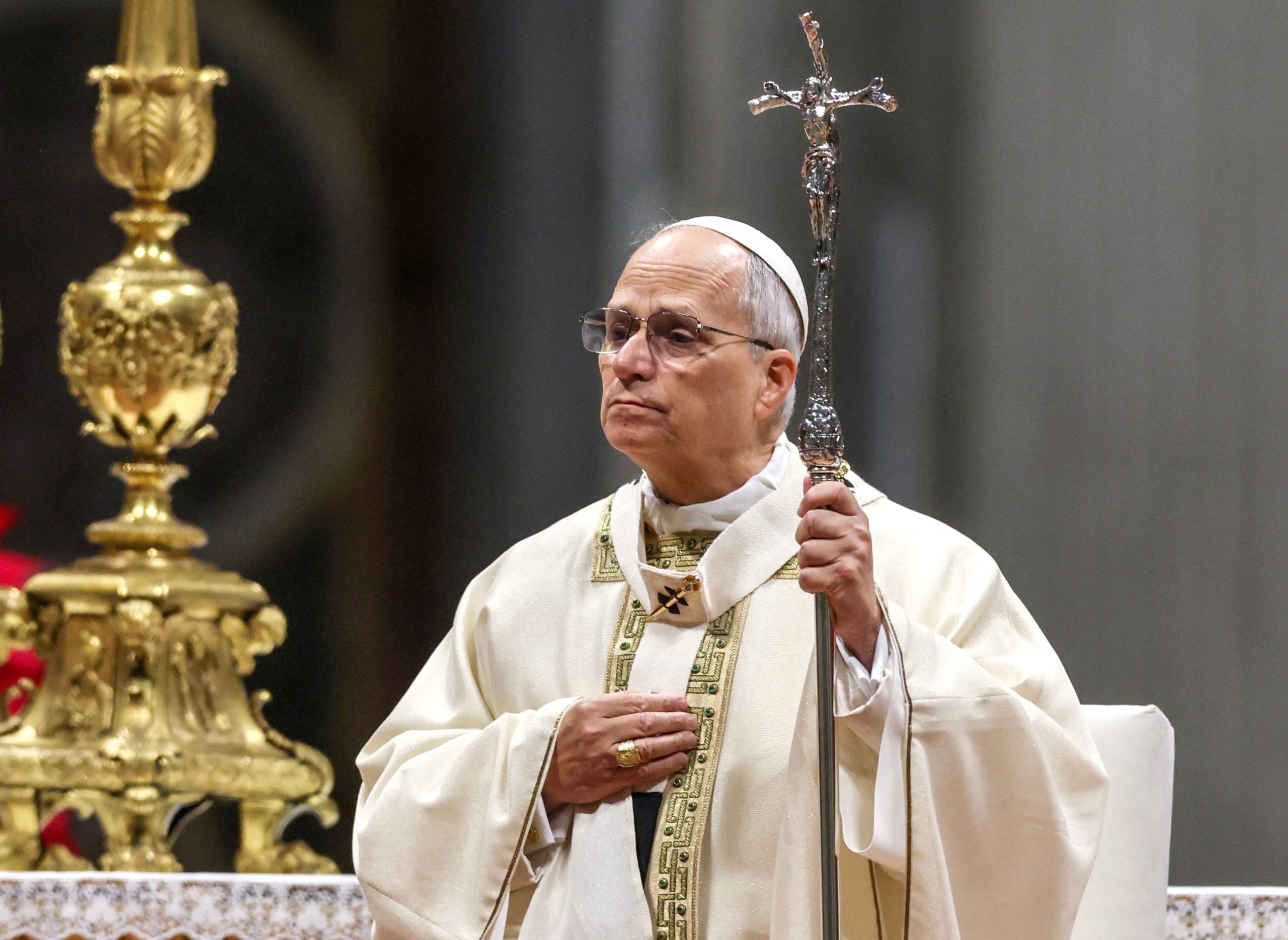 20260112T1138 POPE NEW PASTORAL STAFF 1811069