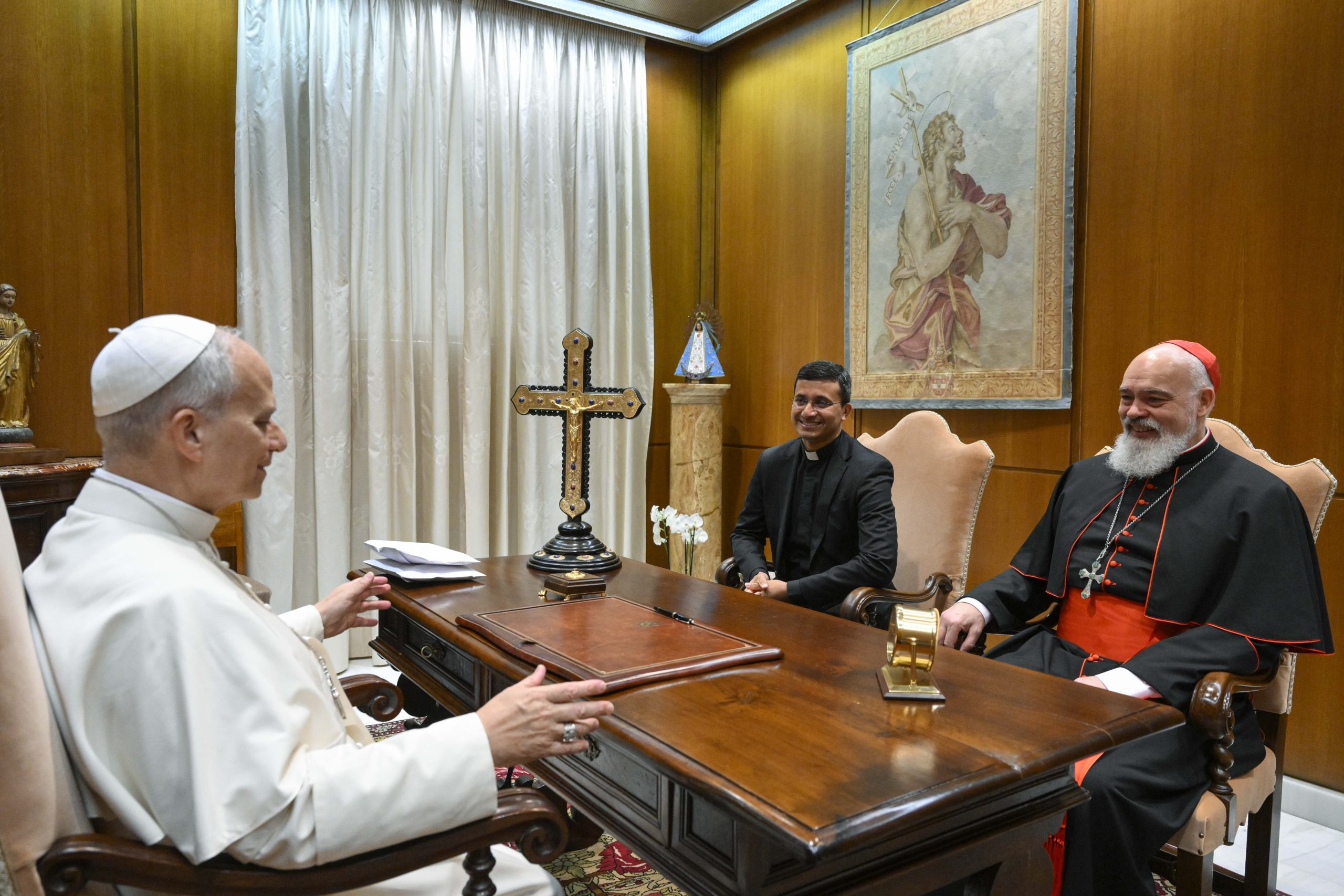20260311T1404 POPE LEO MEETS ARCHBISHOP TEHRAN 1815019