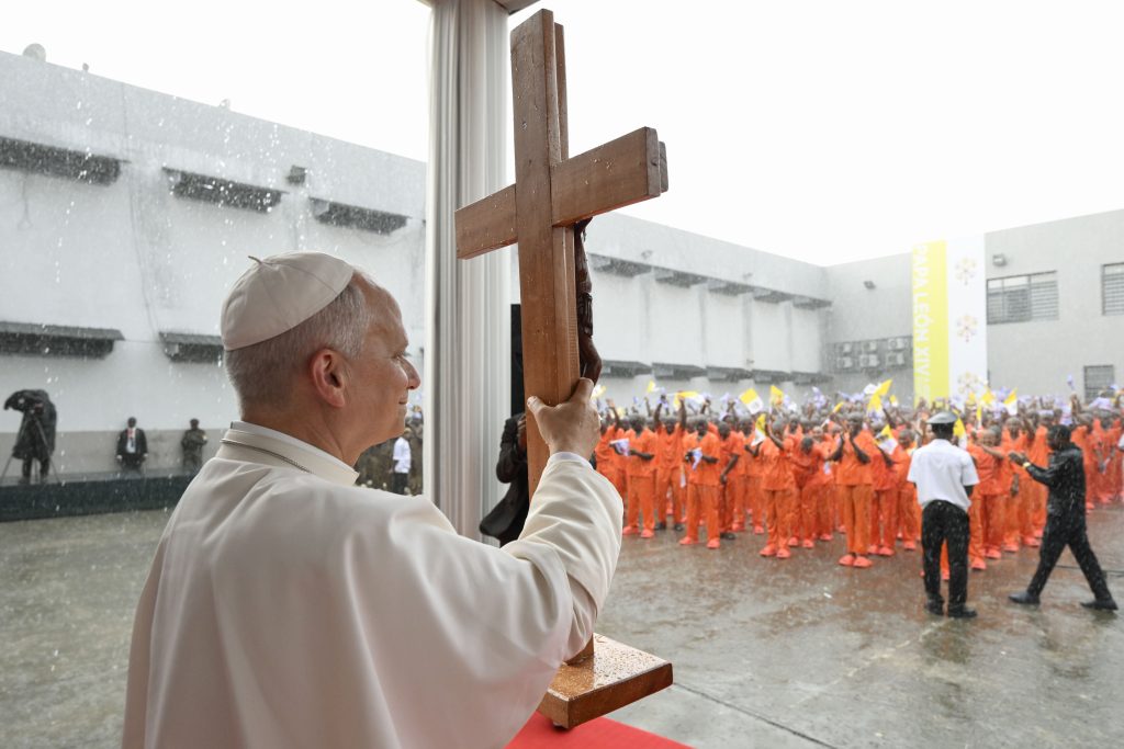 20260422T1530 POPE AFRICA PRISON EG 1818744