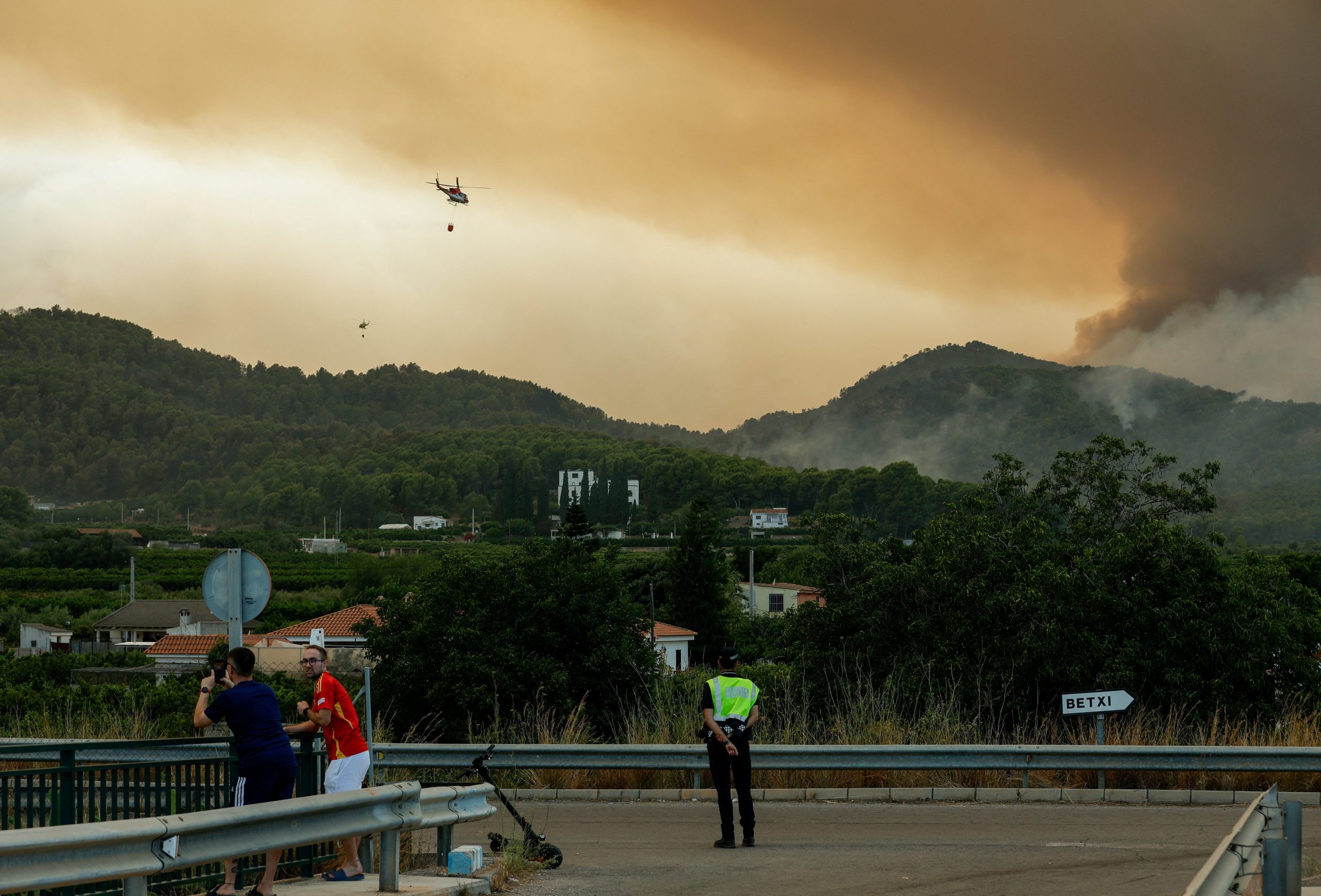 20260727T0930 SPAIN FRANCE WILDFIRES POPE PRAYER 1823989 1