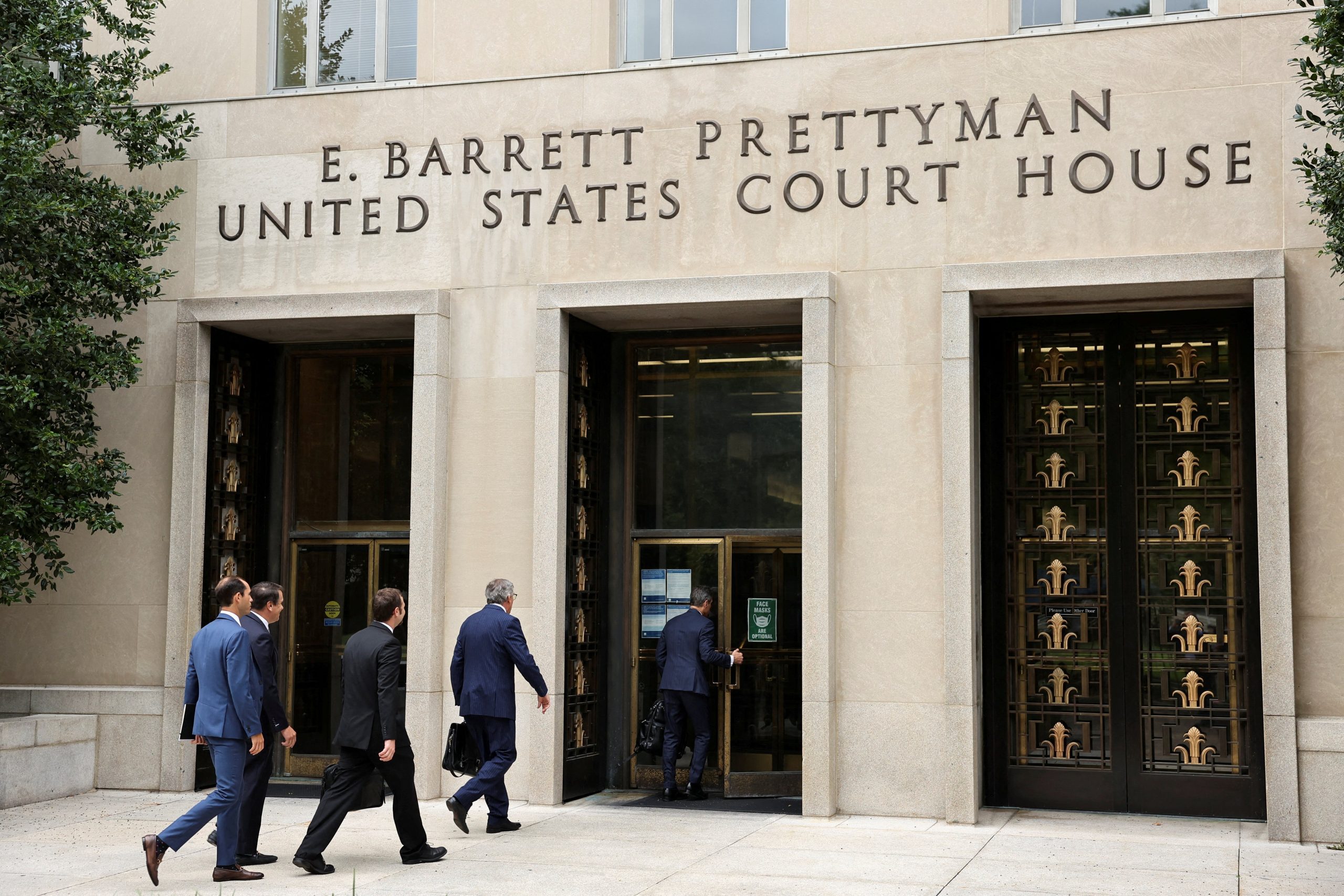20261023T1434 COURT ICE RAIDS HOUSES OF WORSHIP 1828793