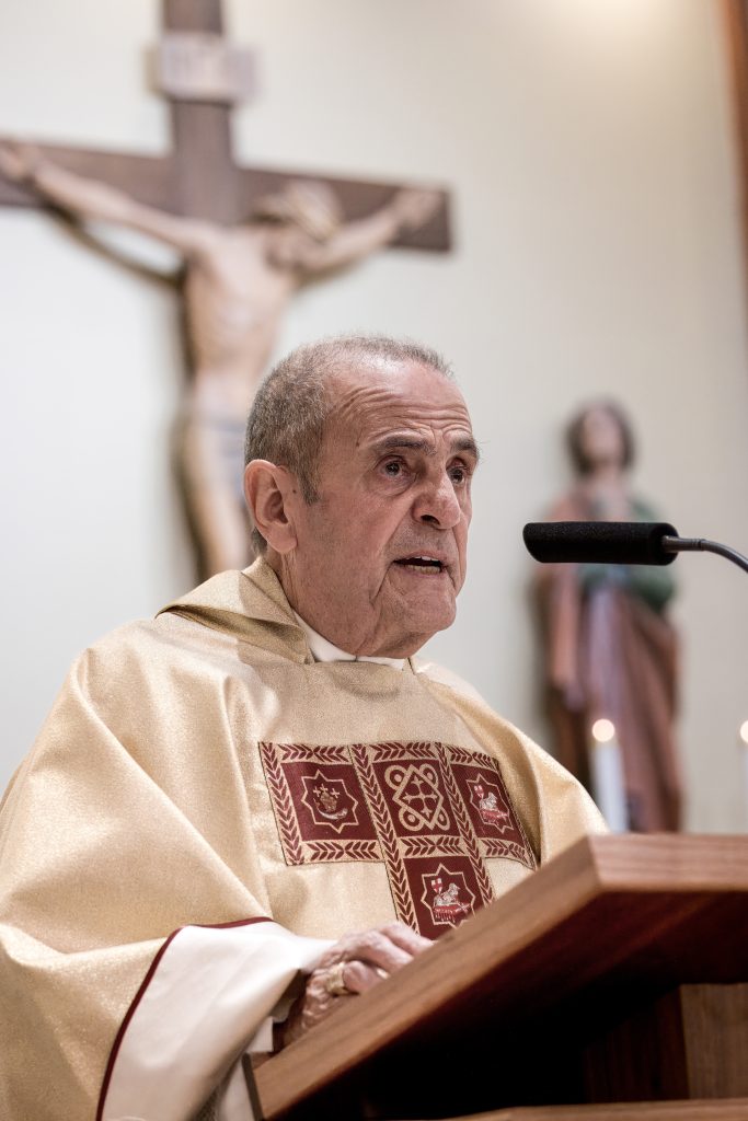 ANNIV RET PRIEST Folchetti1