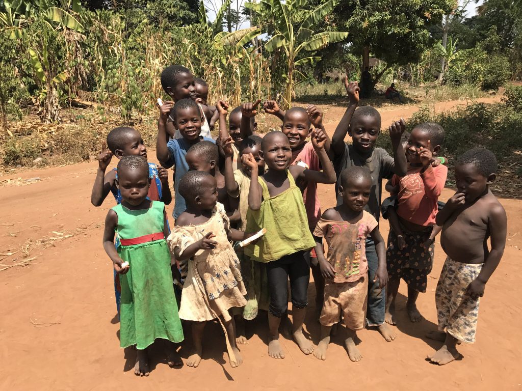 LIV THE GOSPEL Yamba Uganda_children 1