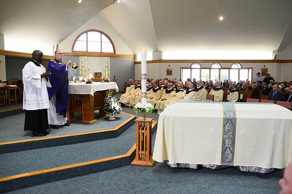 Msgr_Bacovin_funeral1_t600