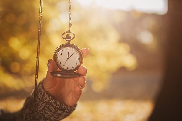 antique pocket clock hands autumn background 1536x1024_t600