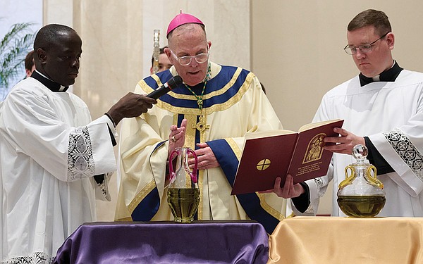 bishop_chrism_oil_blessing_2024jpg_t600